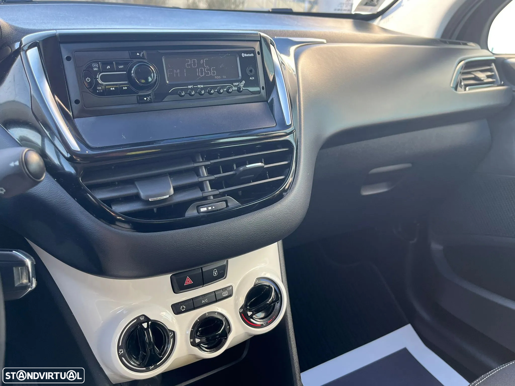 Peugeot 208 PureTech 68 Like - 23
