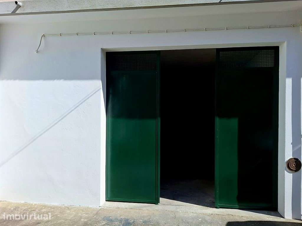 Garagem com Agua e Luz ao Choupal - Santarém - Grande imagem: 3/8