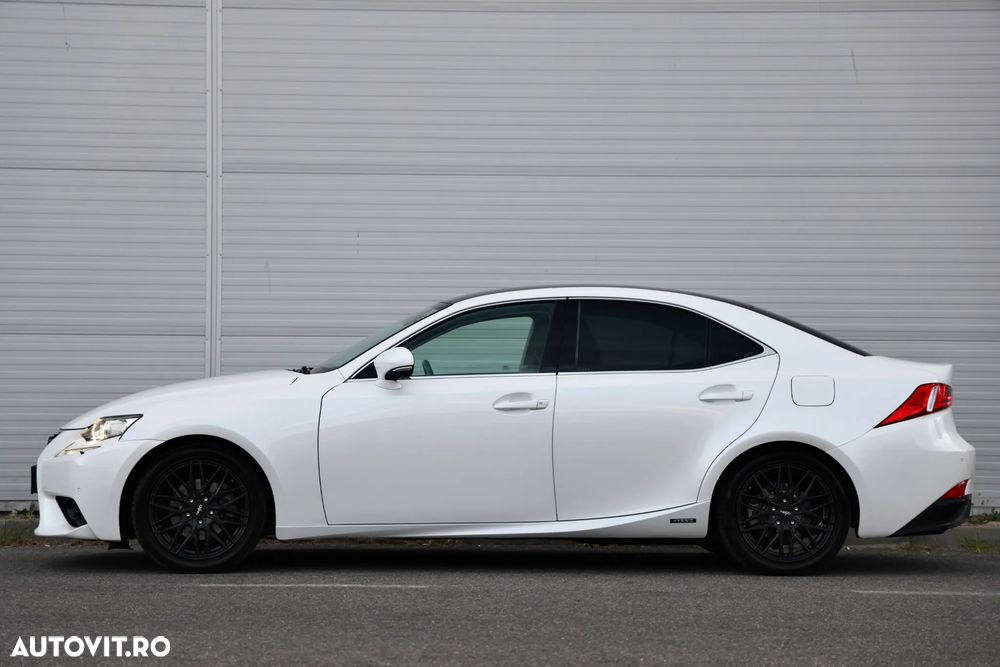 Lexus Seria IS 300h Aut. Executive - 12