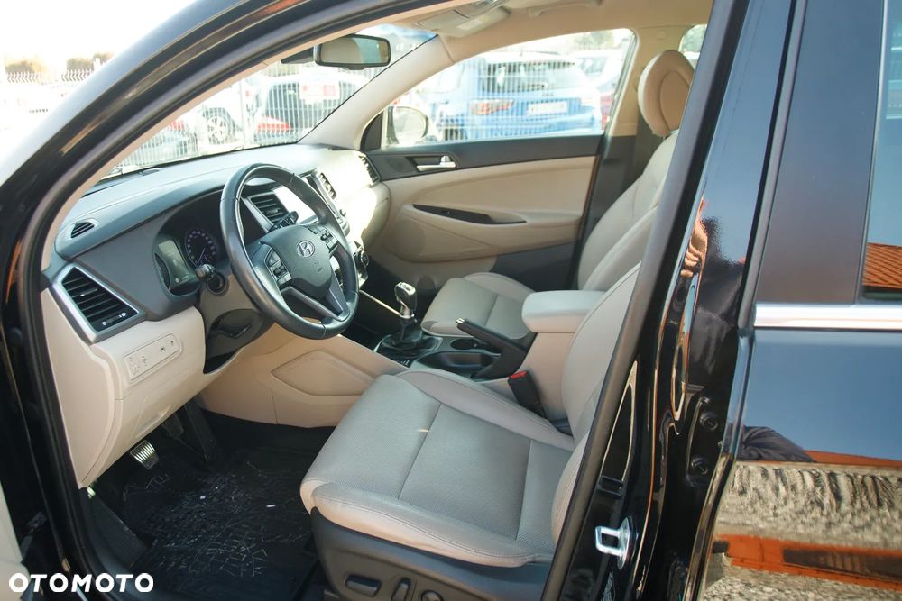 Hyundai Tucson 1.6 GDI BlueDrive Style 2WD - 28