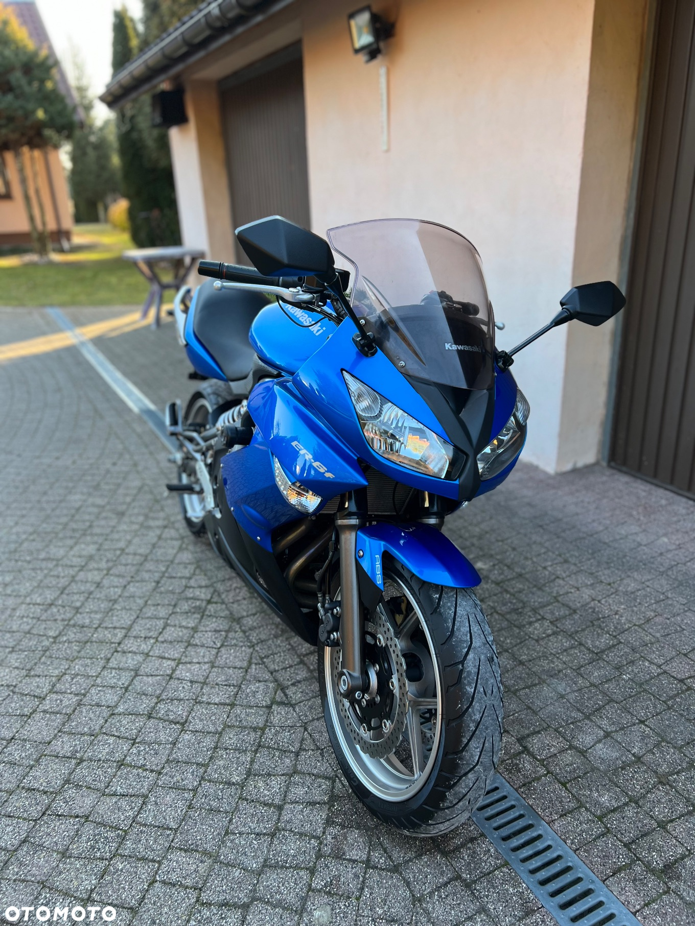 Kawasaki ER - 2