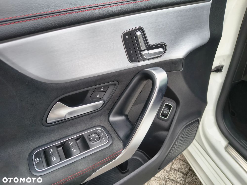 Mercedes-Benz CLA AMG 35 4Matic B AMG Speedshift 7G-DCT - 20