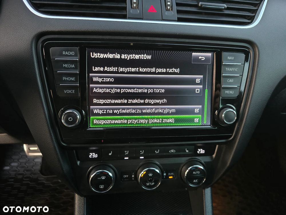 Skoda Octavia 2.0 TDI DSG RS - 35