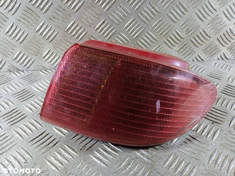 LAMPA PRAWA TYLNA MAZDA 2 - 1