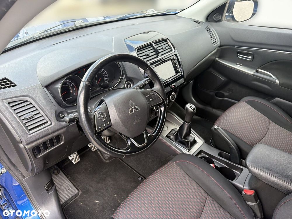 Mitsubishi ASX - 10
