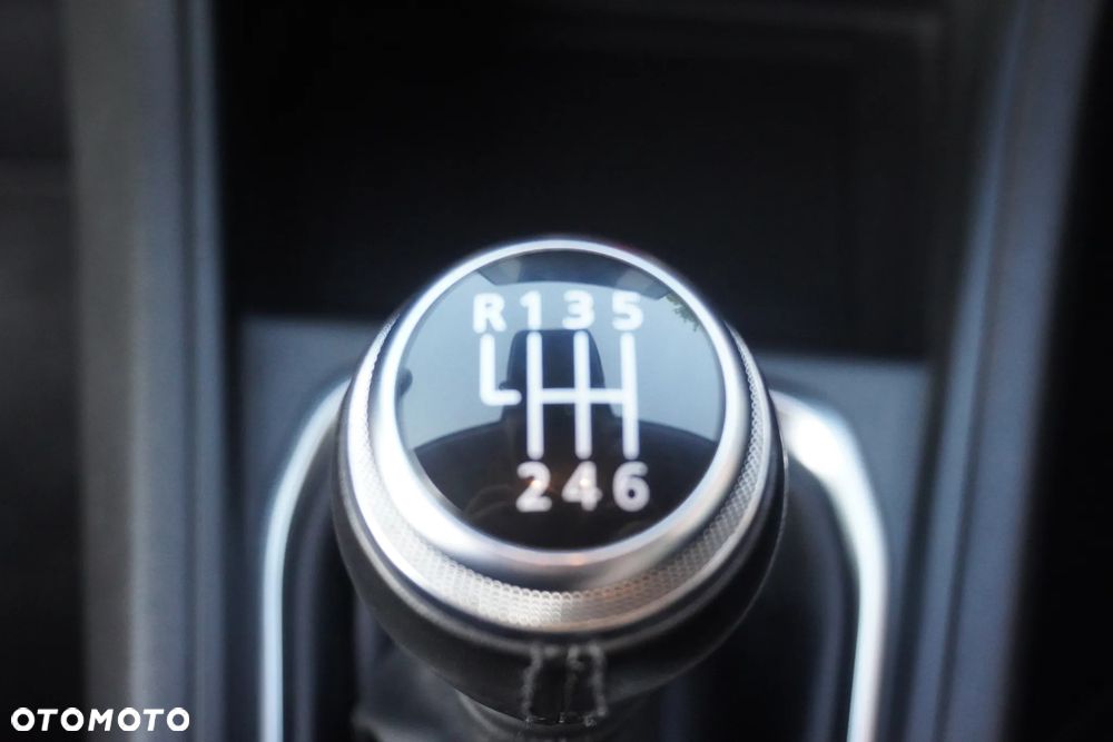Renault Captur TCe Mild Hybrid 140 GPF TECHNO - 39