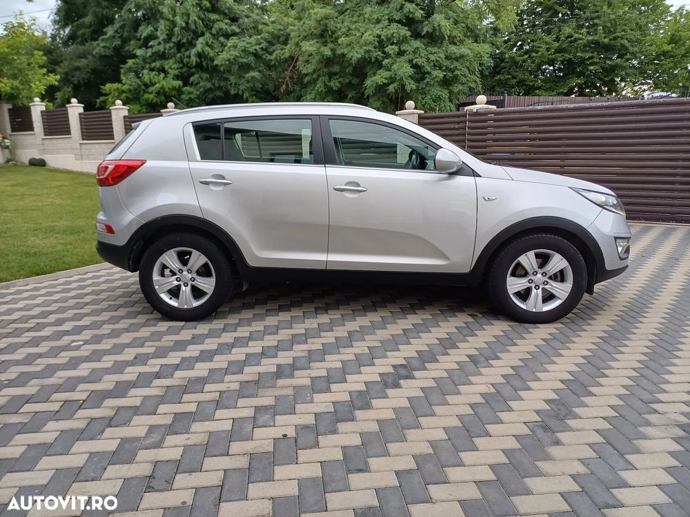 Kia Sportage 1.7 CRDI 2WD Dream-Team Edition - 8