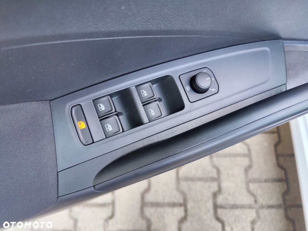 Skoda Fabia 1.0 TSI Drive - 11