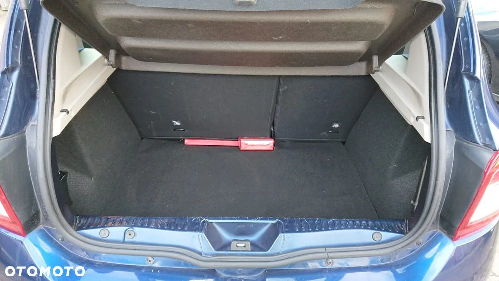 Dacia Sandero dCi 90 Laureate - 14