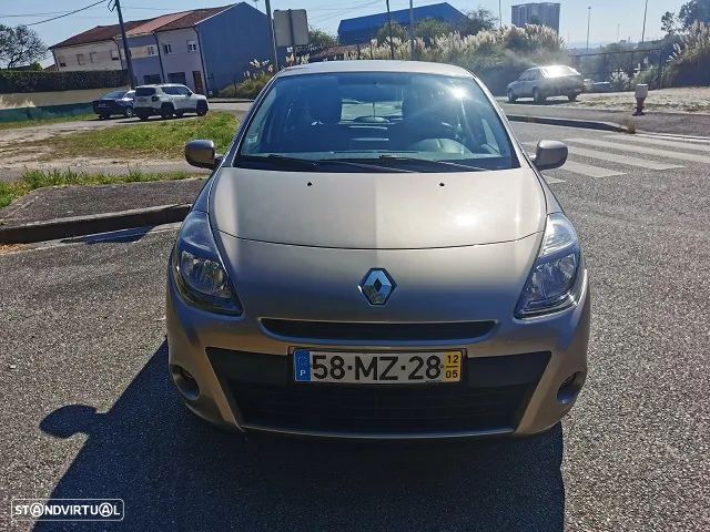 Renault Clio 1.2 16V Confort - 2