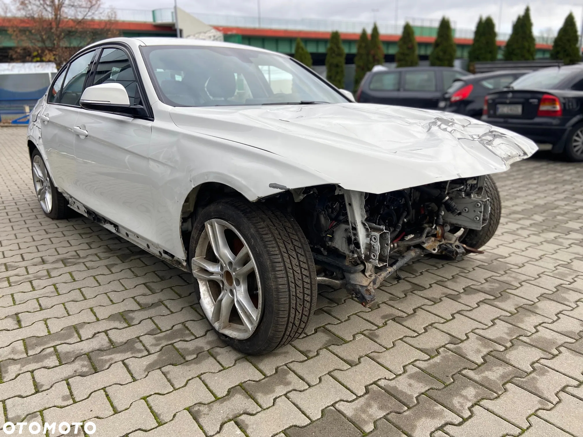 BMW Seria 3 330e M Sport sport - 2