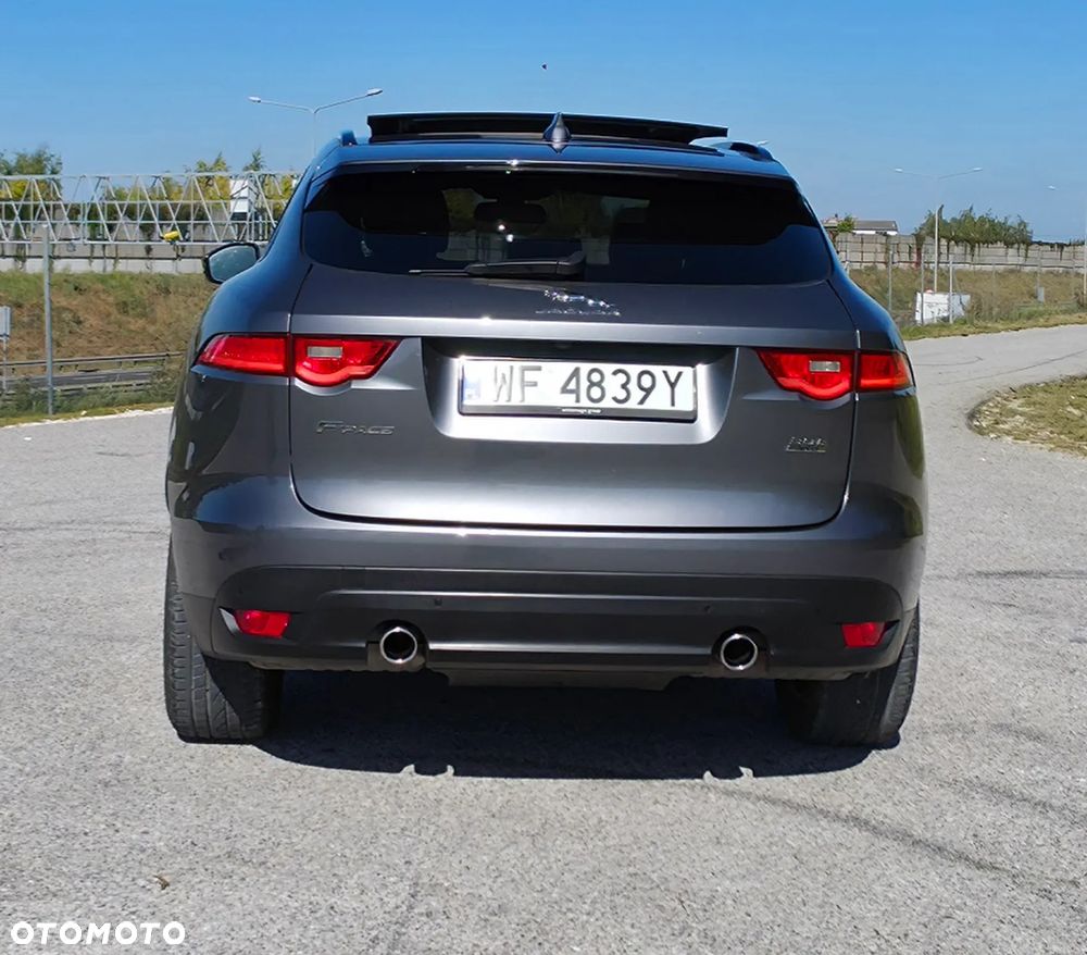 Jaguar F-Pace - 7