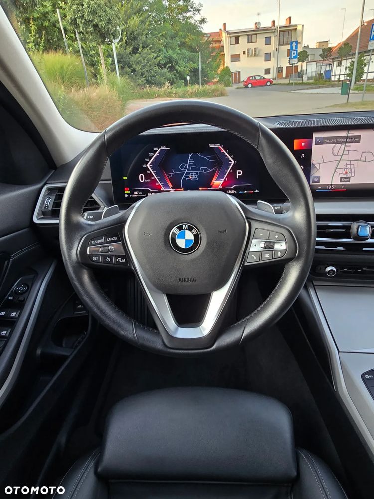 BMW Seria 3 318d - 14