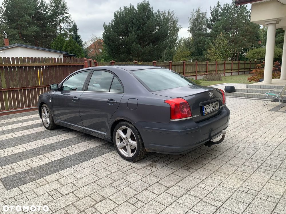 Toyota Avensis 2.2 D-4D Prestige - 4
