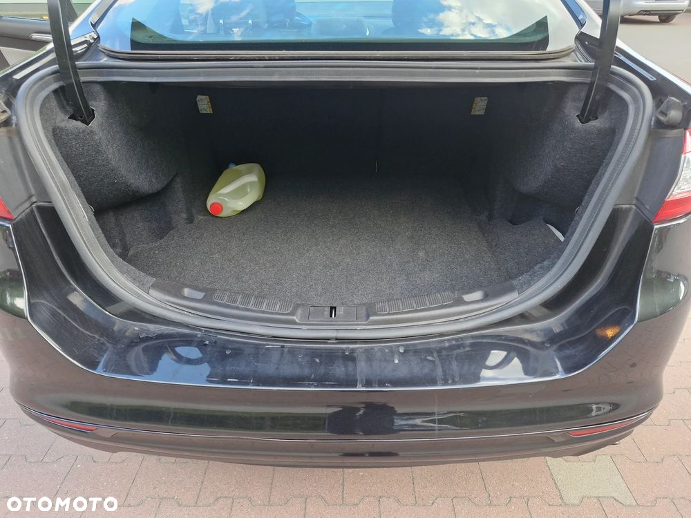 Ford Fusion - 13