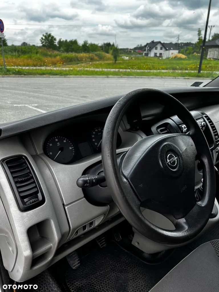 Opel Vivaro L2H1 2.9t - 15