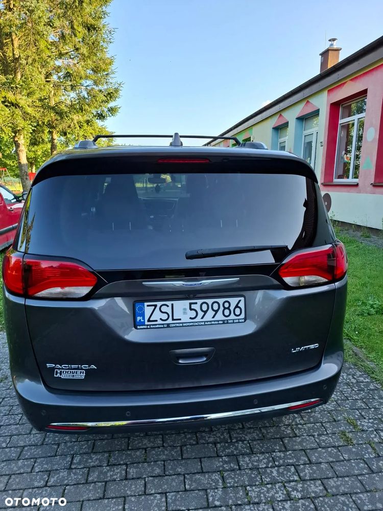 Chrysler Pacifica - 4