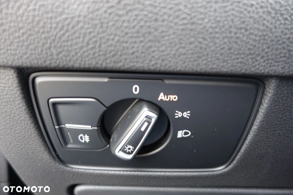 Volkswagen Passat 2.0 TDI EVO Business DSG - 17