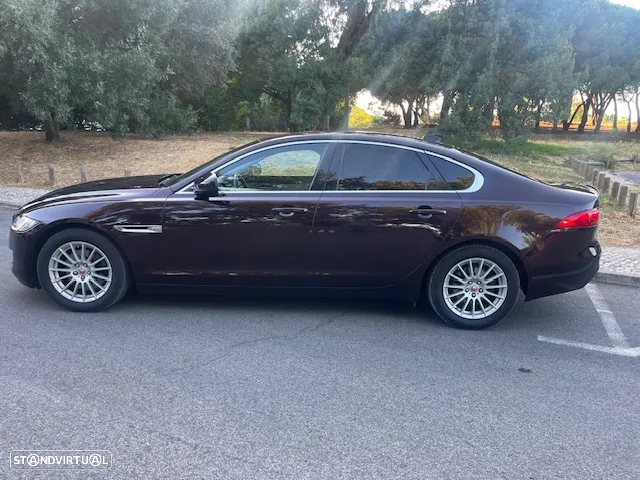 Jaguar XF 2.0 D Prestige - 7