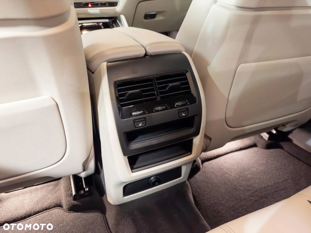 BMW X6 xDrive40d mHEV - 29