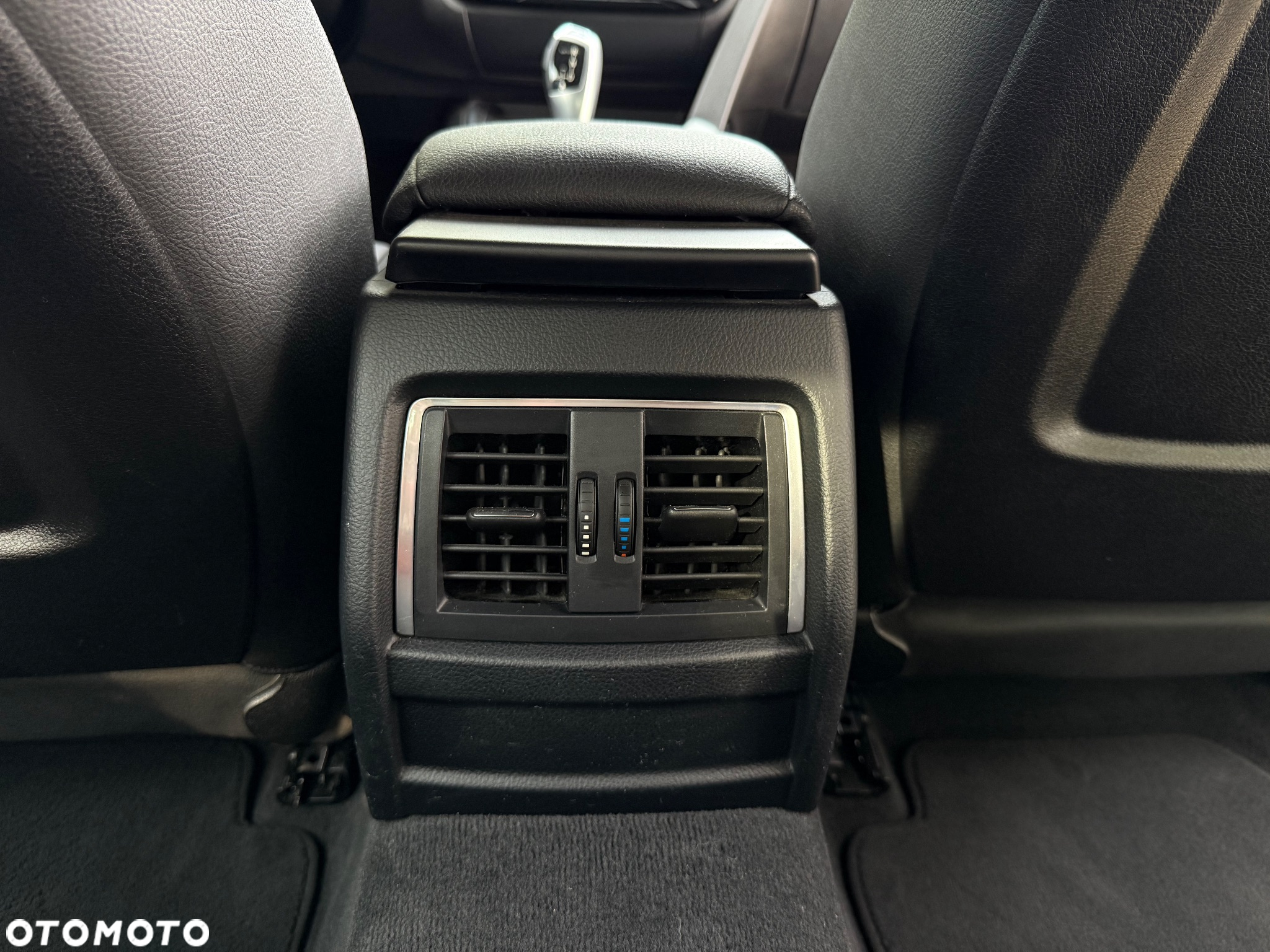 BMW Seria 3 330i xDrive - 11