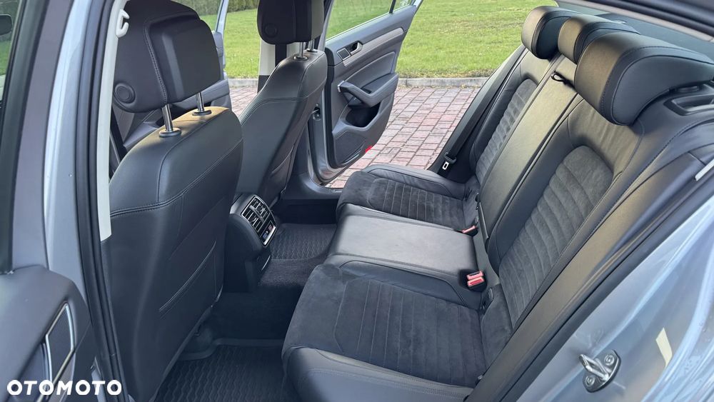 Volkswagen Passat 1.8 TSI BMT Highline - 26