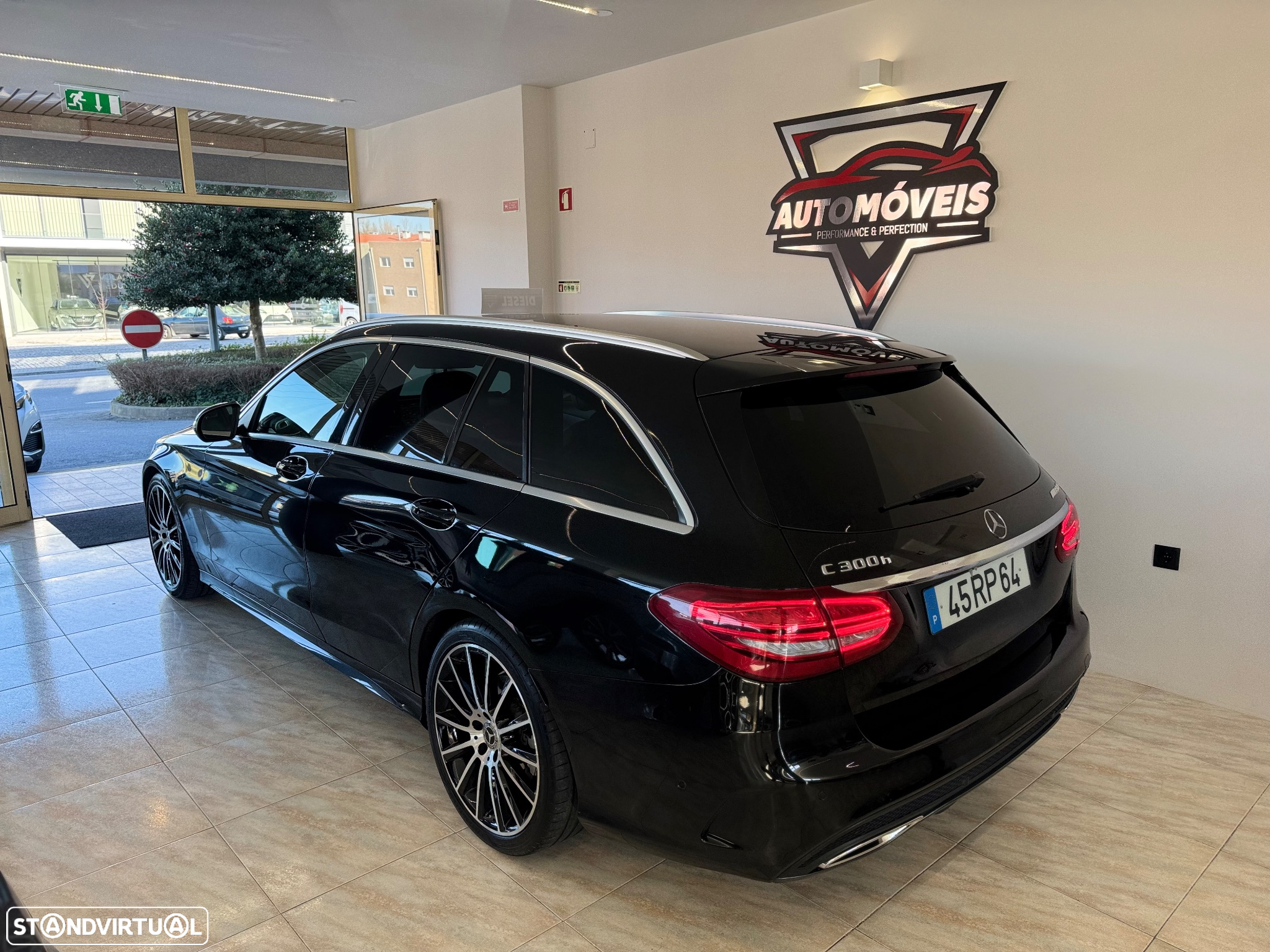 Mercedes-Benz C 300 h AMG Line - 5