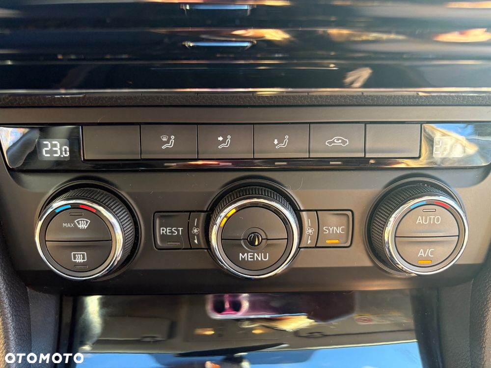 Skoda Superb 2.0 TDI Ambition DSG - 17