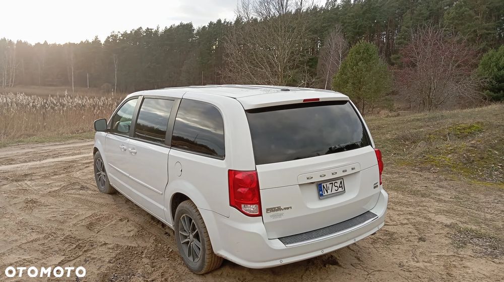 Dodge Grand Caravan - 4