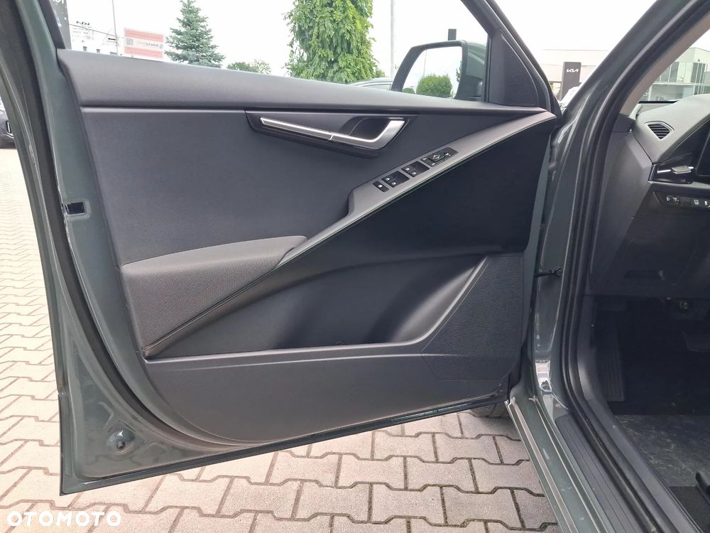 Kia Niro 1.6 GDI Hybrid M - 12