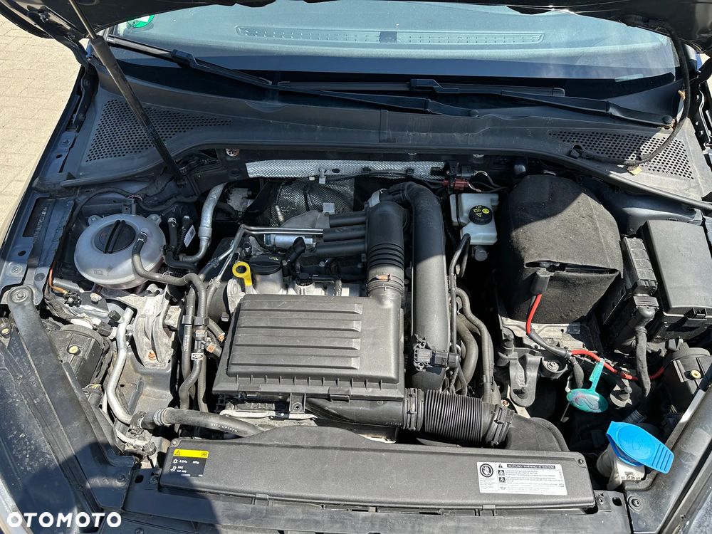 Volkswagen Golf - 28