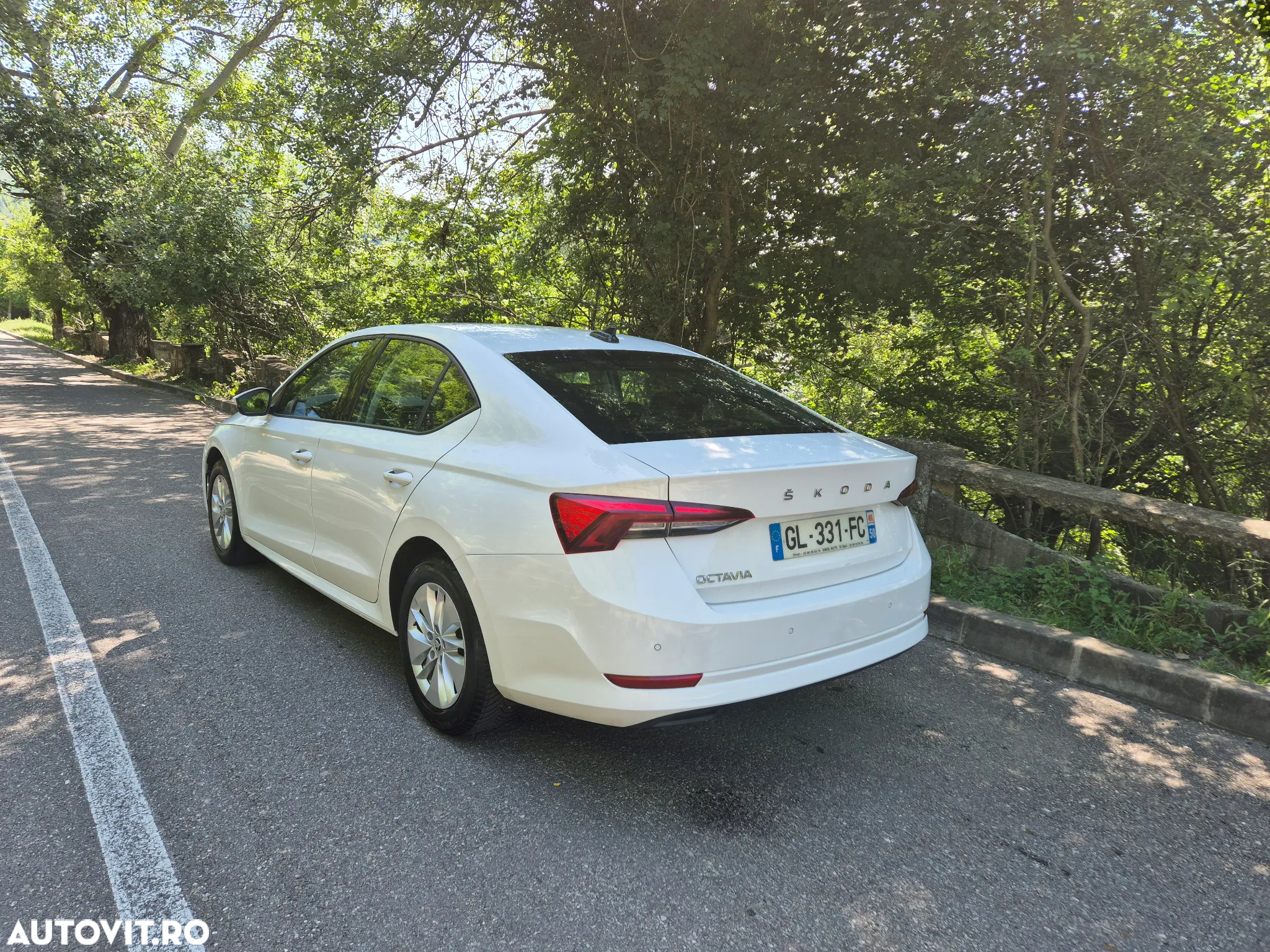 Skoda Octavia 2.0 TDI DSG Ambition - 29