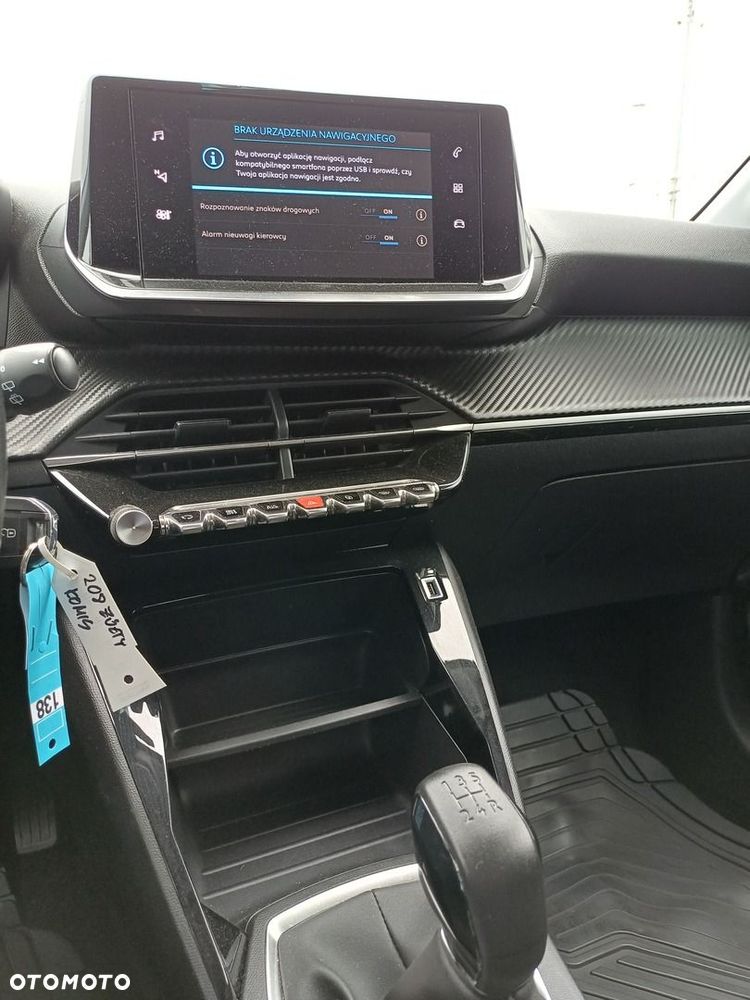 Peugeot 208 - 16