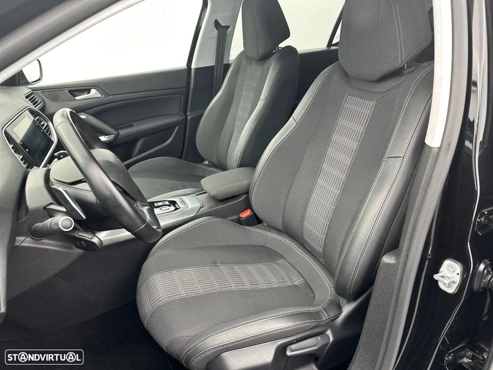 Peugeot 308 PureTech 130 EAT8 Allure - 4