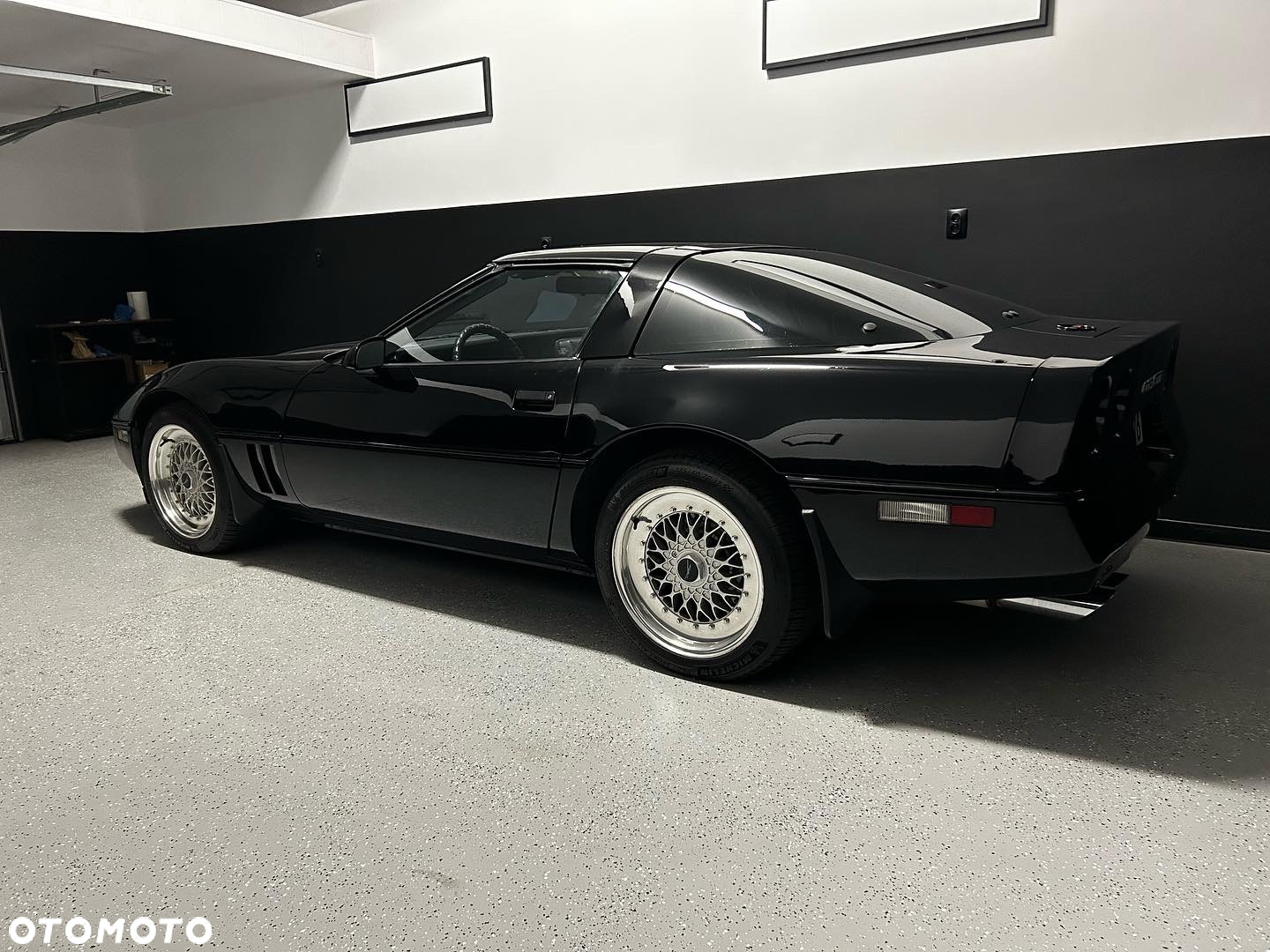 Chevrolet Corvette - 2