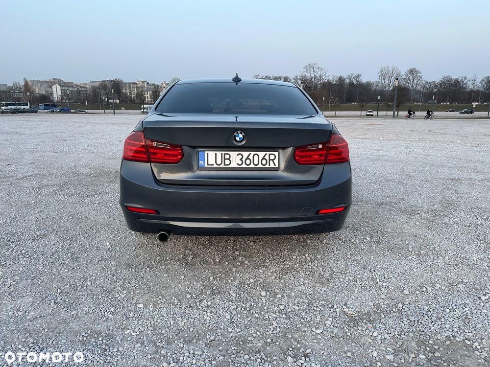 BMW Seria 3 316d - 8
