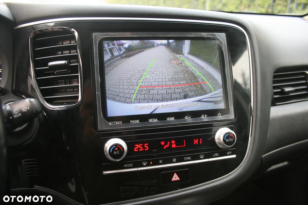 Mitsubishi Outlander Intense + - 13