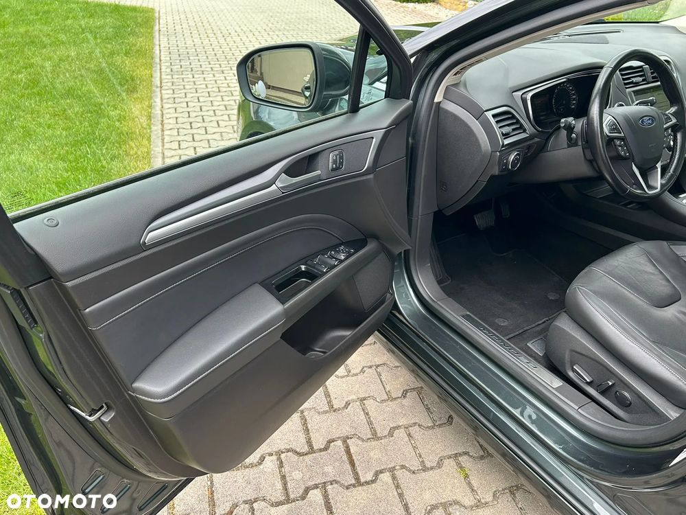 Ford Mondeo 2.0 TDCi Titanium PowerShift - 11