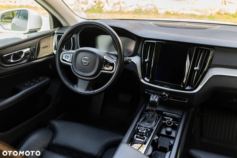 Volvo V60 Cross Country D4 AWD - 17