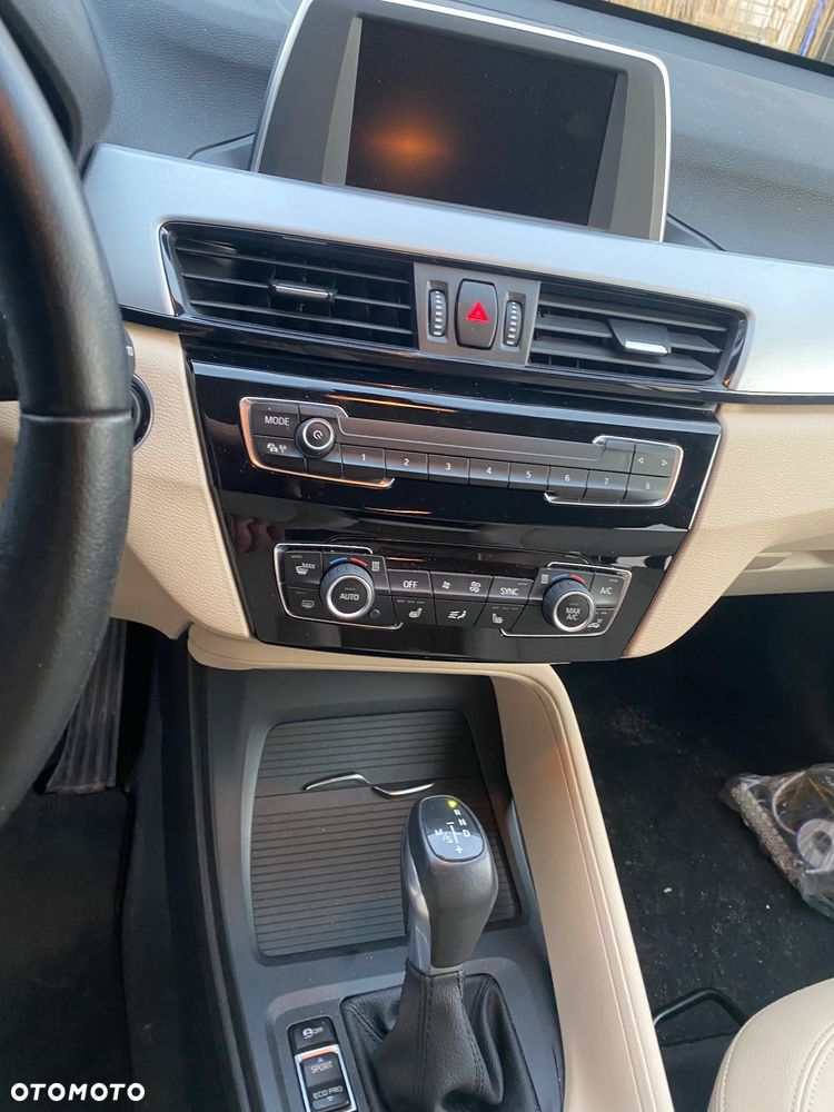 BMW X1 - 10