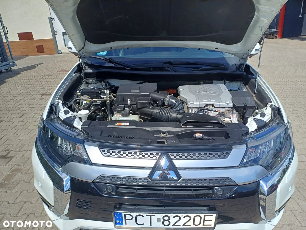 Mitsubishi Outlander 2.4 4WD Diamant+ - 22