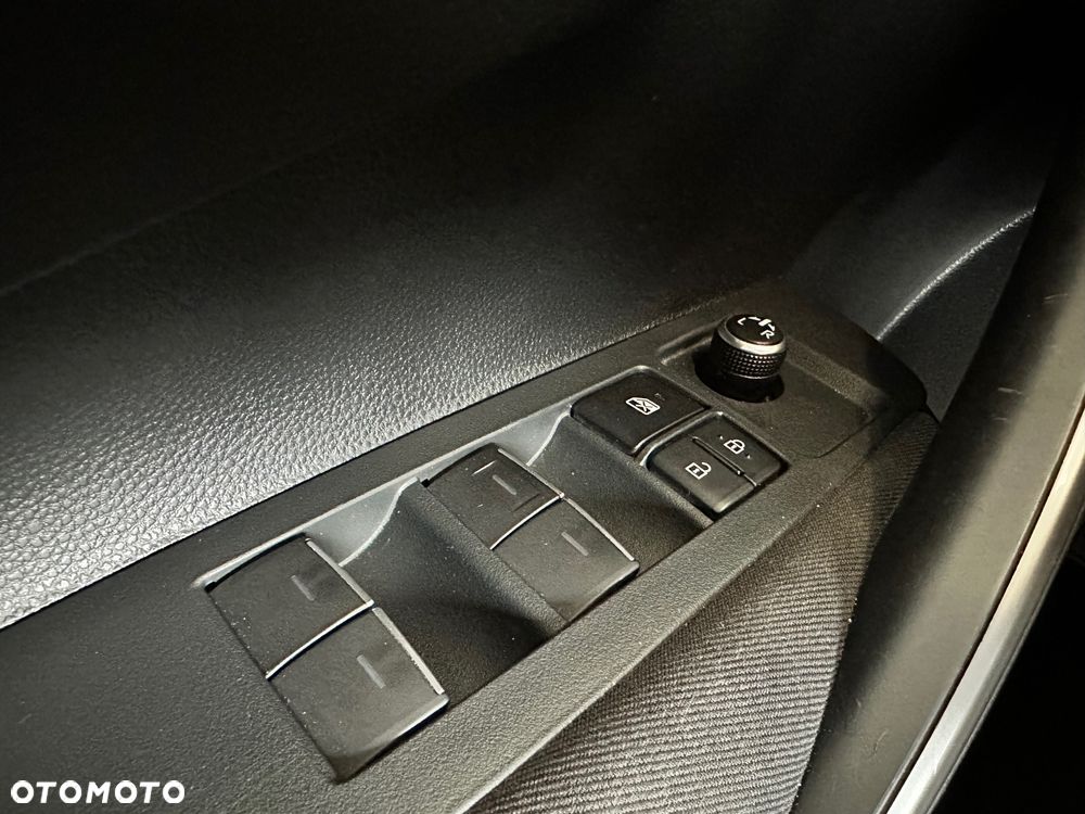 Toyota Corolla 1.5 Comfort - 26