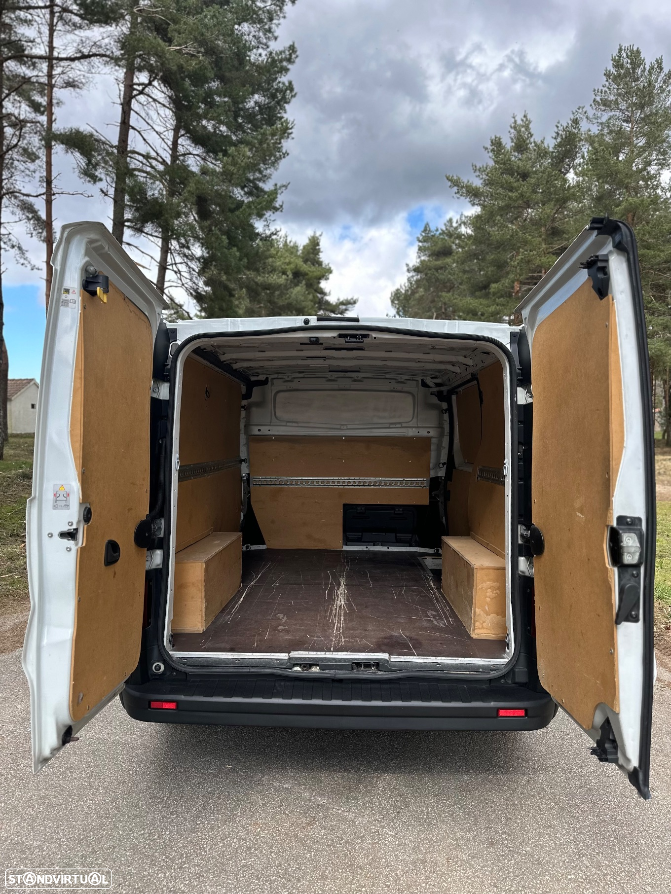 Nissan NV300 - 26