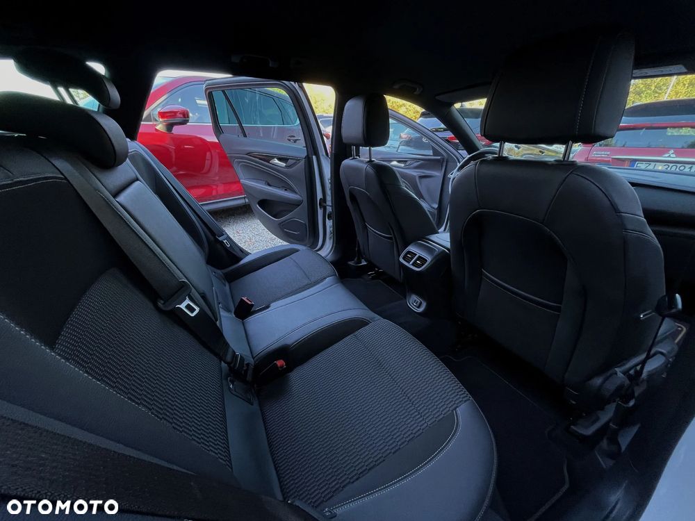 Opel Insignia 2.0 DI Turbo 4x4 - 16