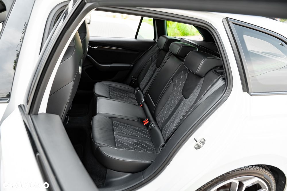 Skoda Octavia 2.0 TDI 4x4 RS DSG - 19