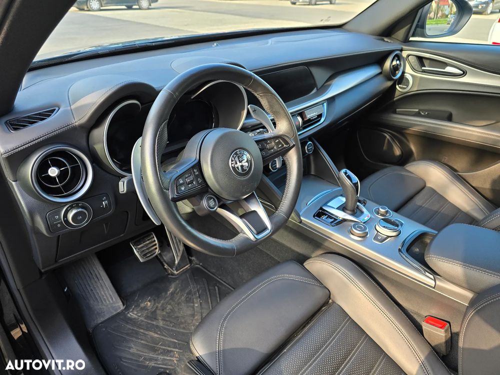 Alfa Romeo Stelvio 2.0 Turbo 16V AT8-Q4 Veloce - 10
