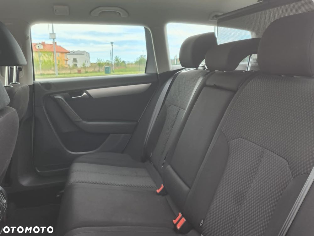Volkswagen Passat 1.6 TDI BlueMotion Technology Comfortline - 11
