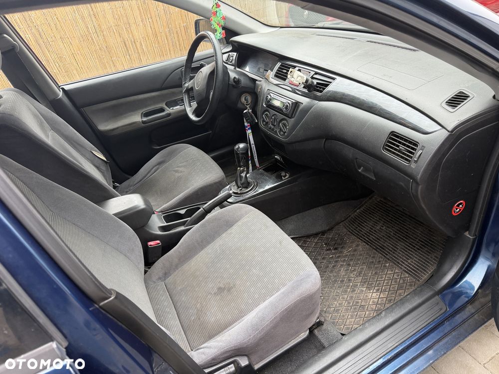 Mitsubishi Lancer - 7
