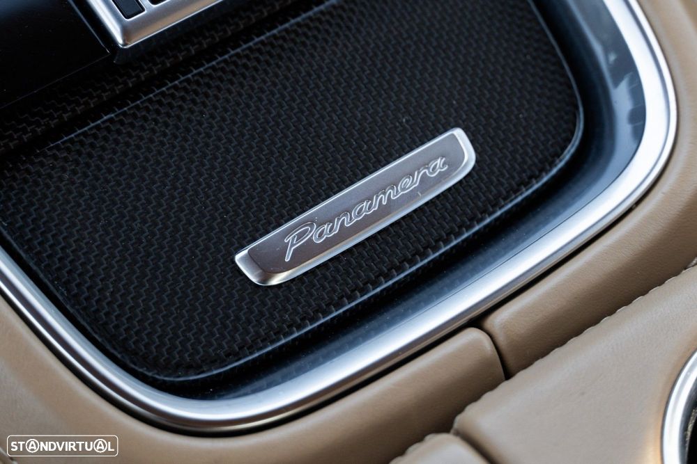 Porsche Panamera 4 S - 28
