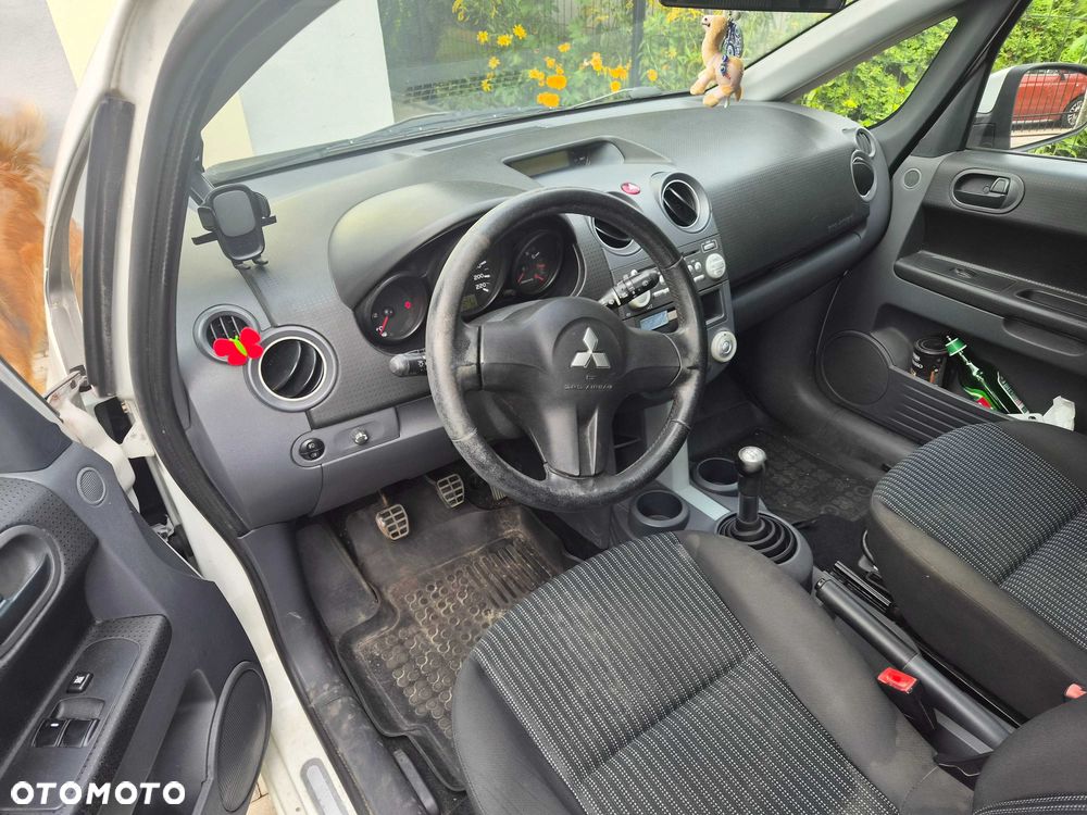 Mitsubishi Colt - 7